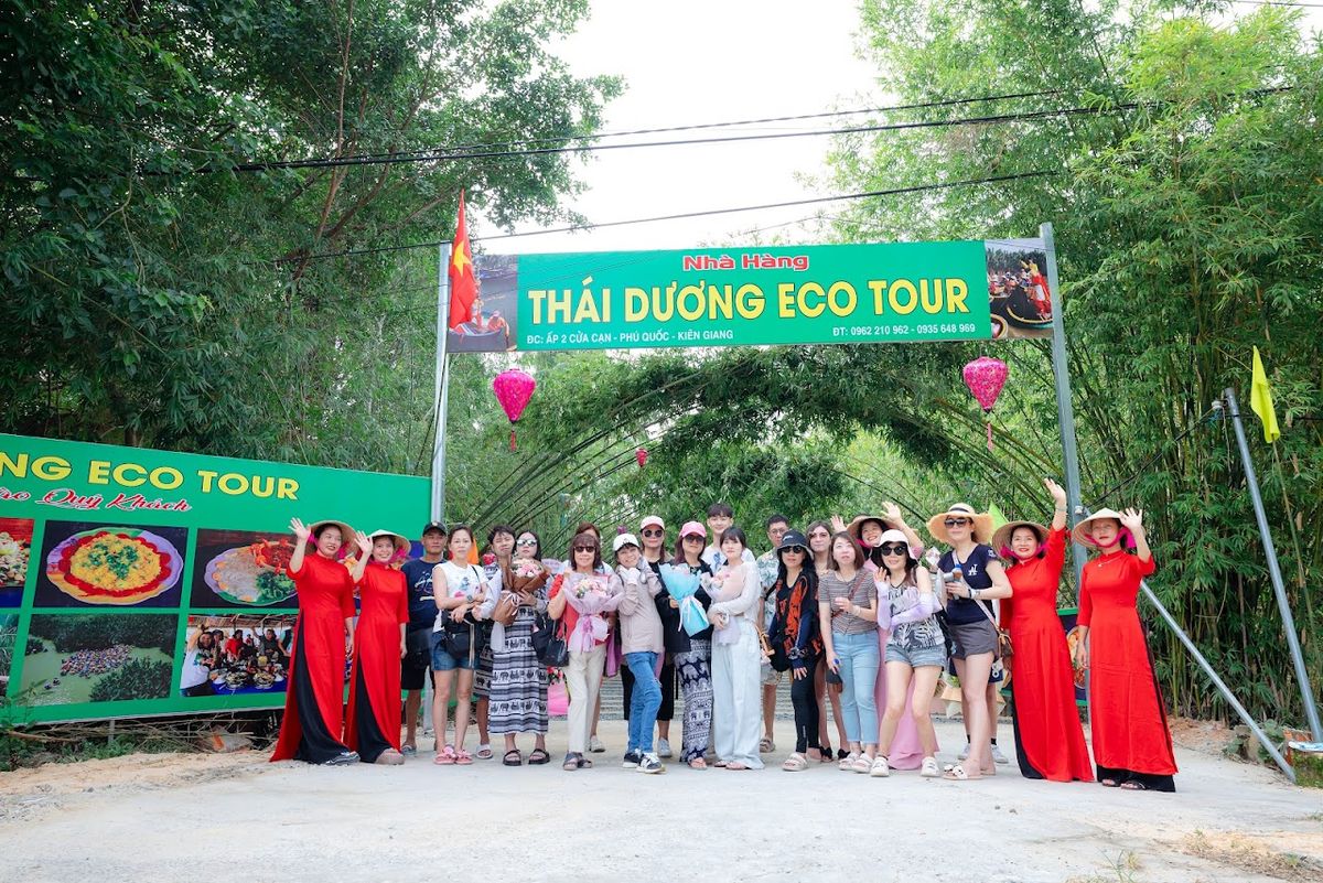 Basket boat spinning with folk music on the Cua Can River, Eco Tour Thai Duong – Cua Can River Basket Boat Experience, Phu Quoc