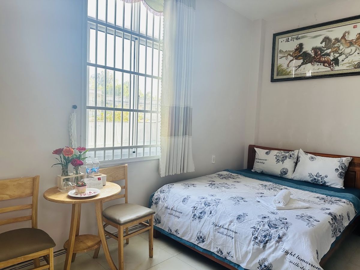 Khách sạn Hương Gió Biển room interior in Ganh Dau