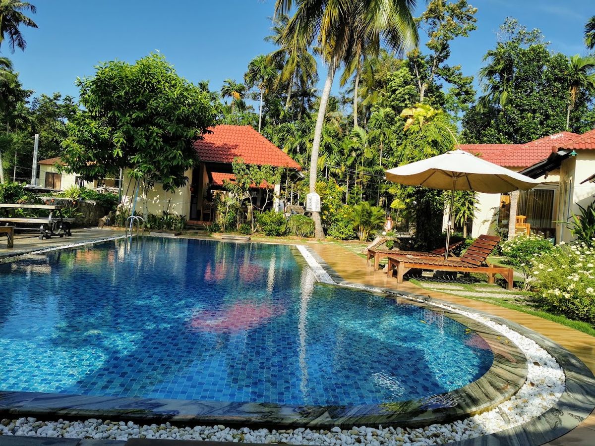 Sun&Wind Paradise Bungalow room interior in Long Beach